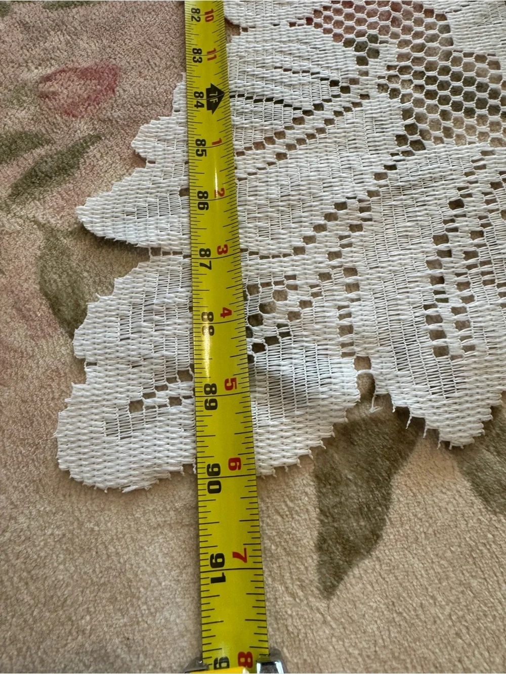 Vintage White Rose Lace Tablecloth 90x60 Scalloped Edge Cottagecore Decor